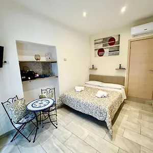 https://apt-casa-barbara-15-17.taorminaitalyhotels.com